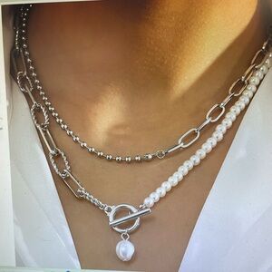 Commense Silver and White Necklace